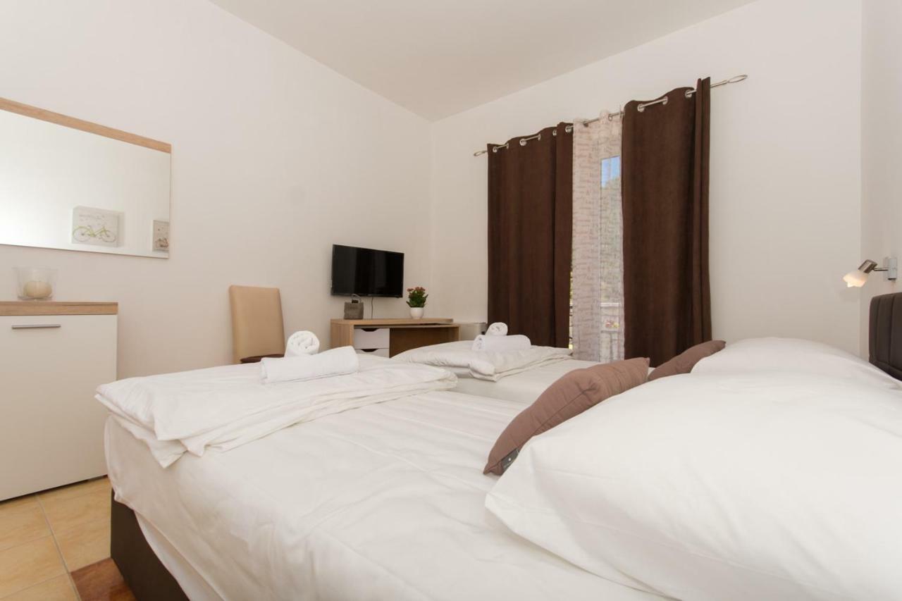Guesthouse Vakans Slatine Szoba fotó