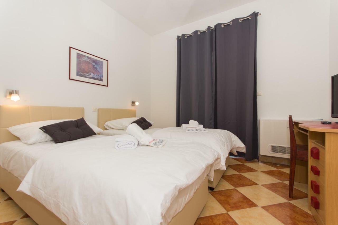 Guesthouse Vakans Slatine Kültér fotó