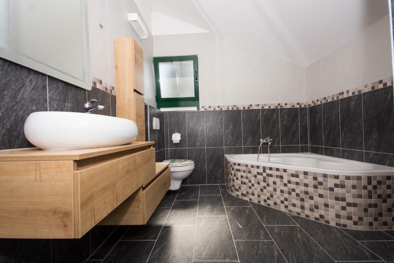 Guesthouse Vakans Slatine Kültér fotó